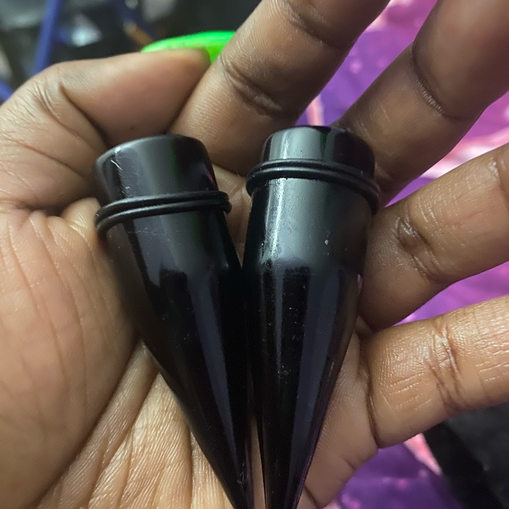 Size 22mm-25mm ear gauges.